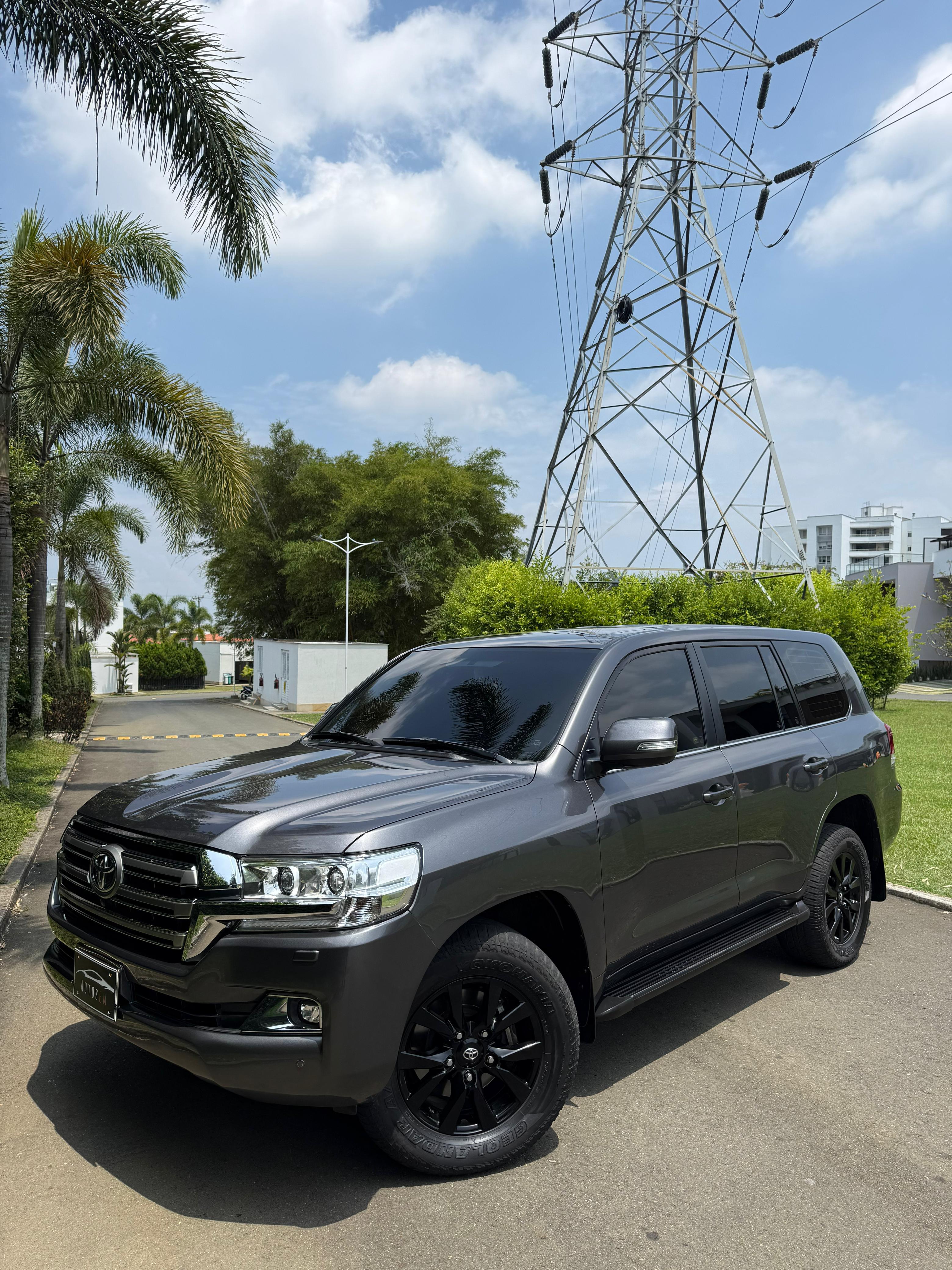 TOYOTA LC200 VX IMPERIAL DIÉSEL