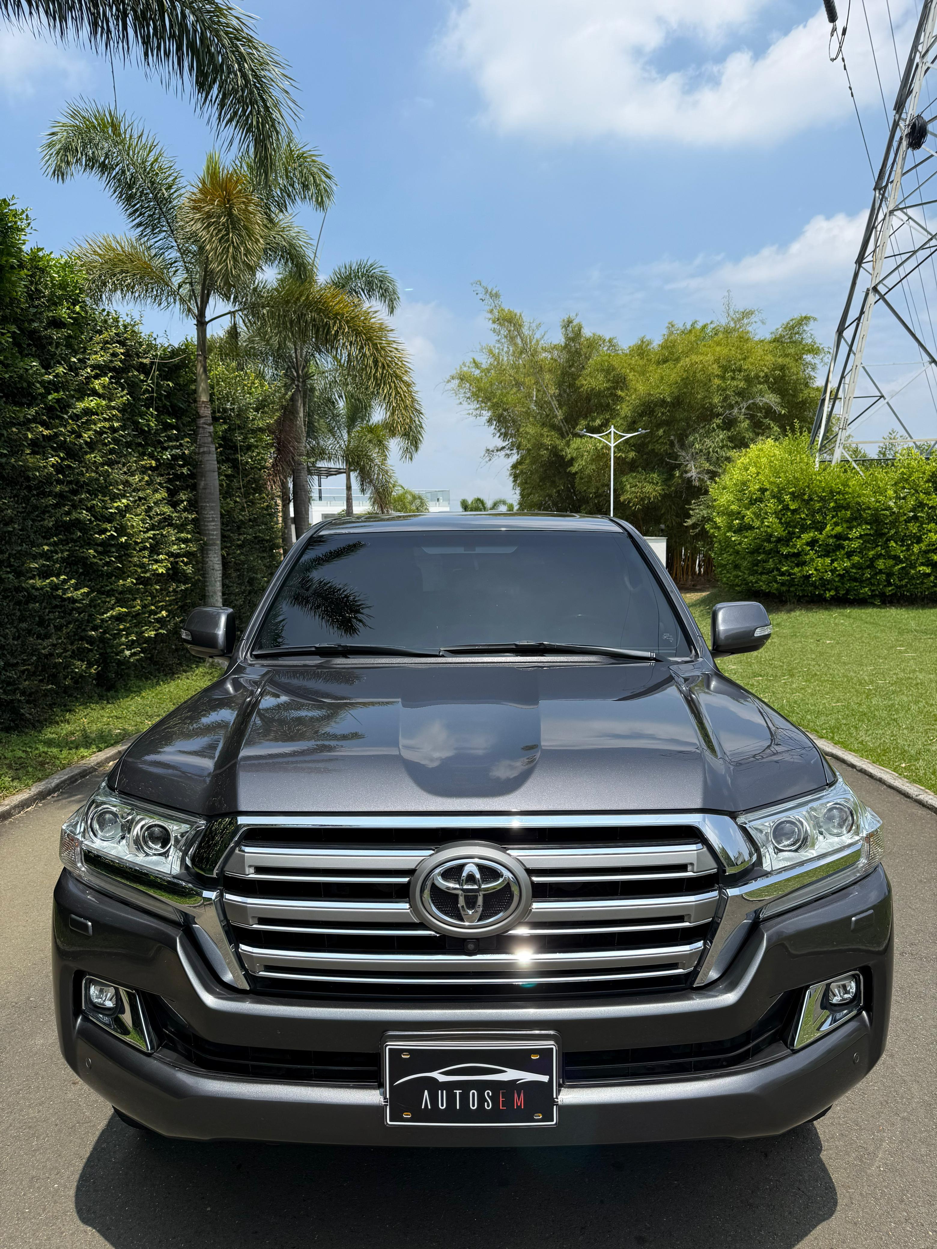 TOYOTA LC200 VX IMPERIAL DIÉSEL