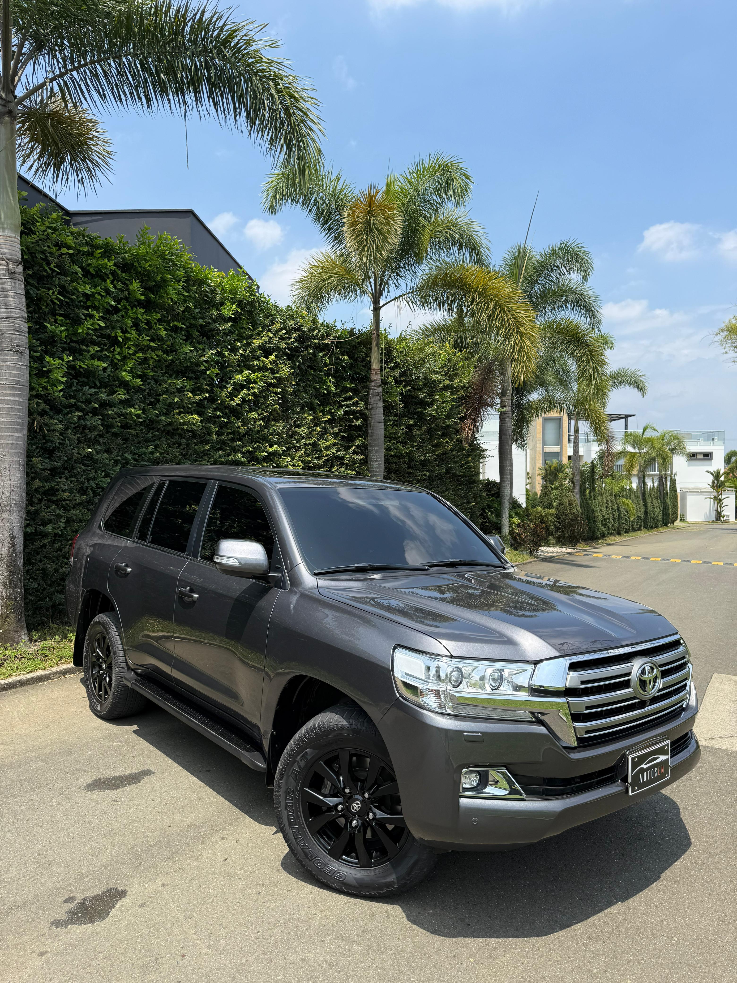 TOYOTA LC200 VX IMPERIAL DIÉSEL