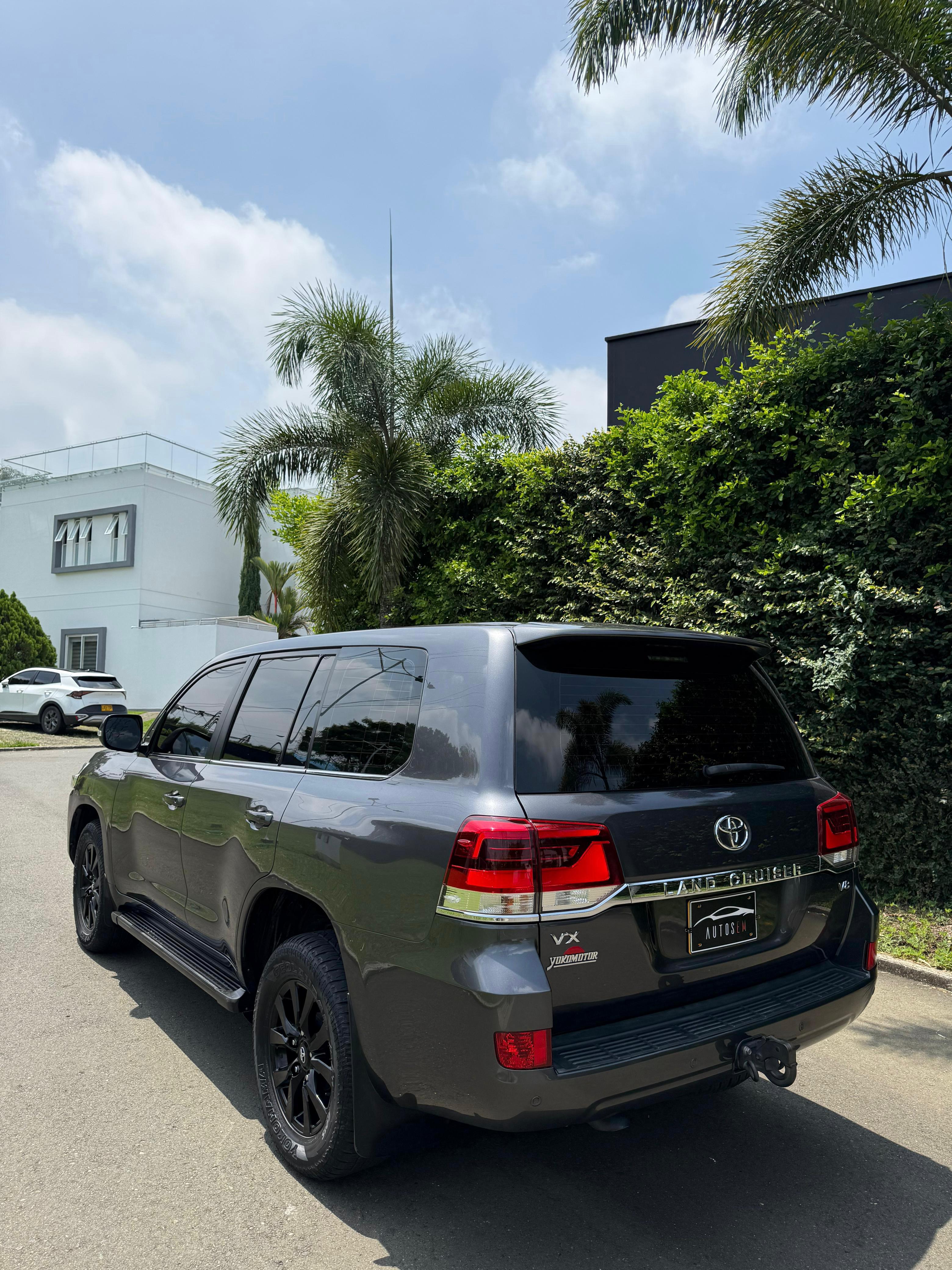 TOYOTA LC200 VX IMPERIAL DIÉSEL