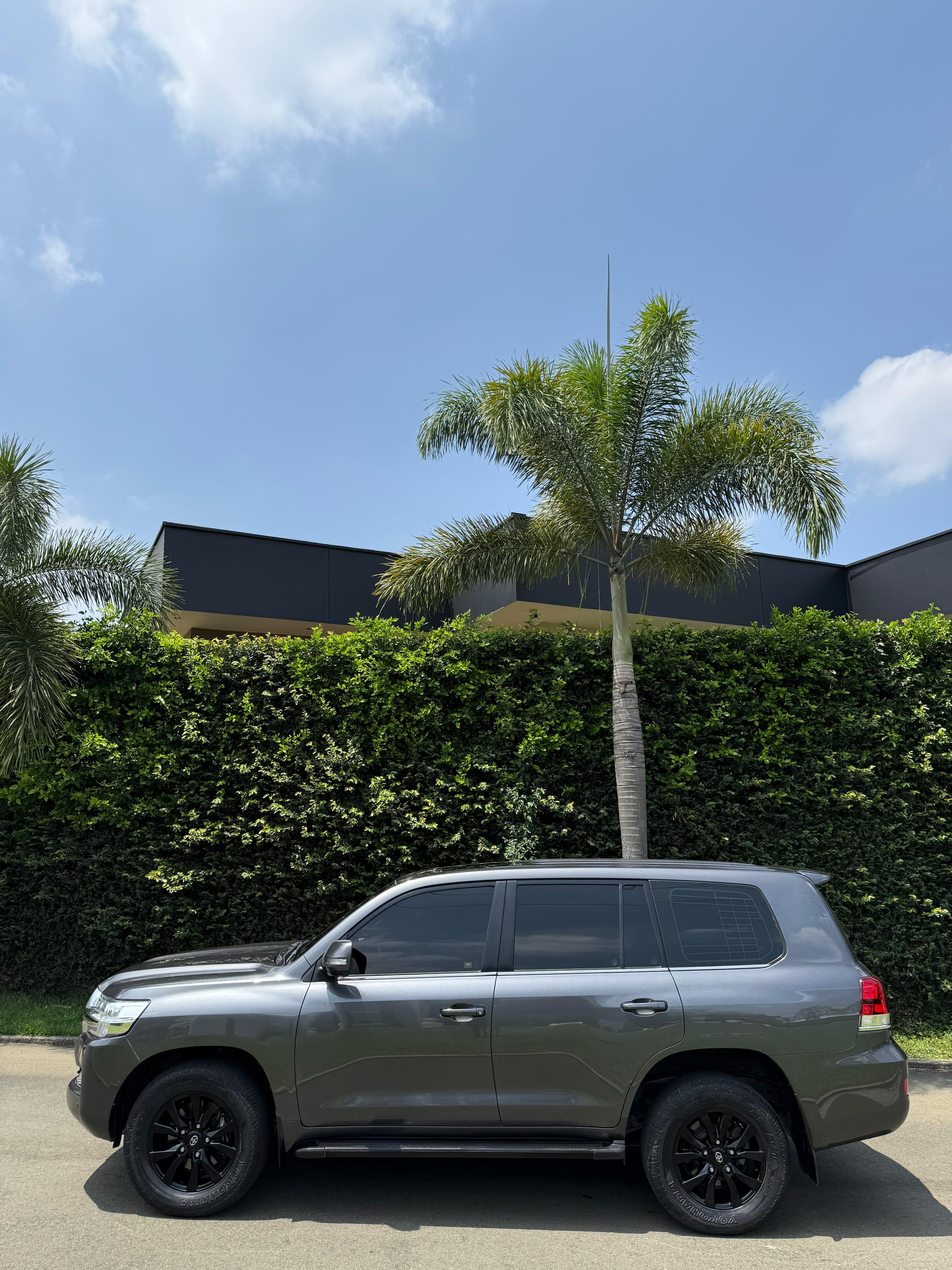 TOYOTA LC200 VX IMPERIAL DIÉSEL