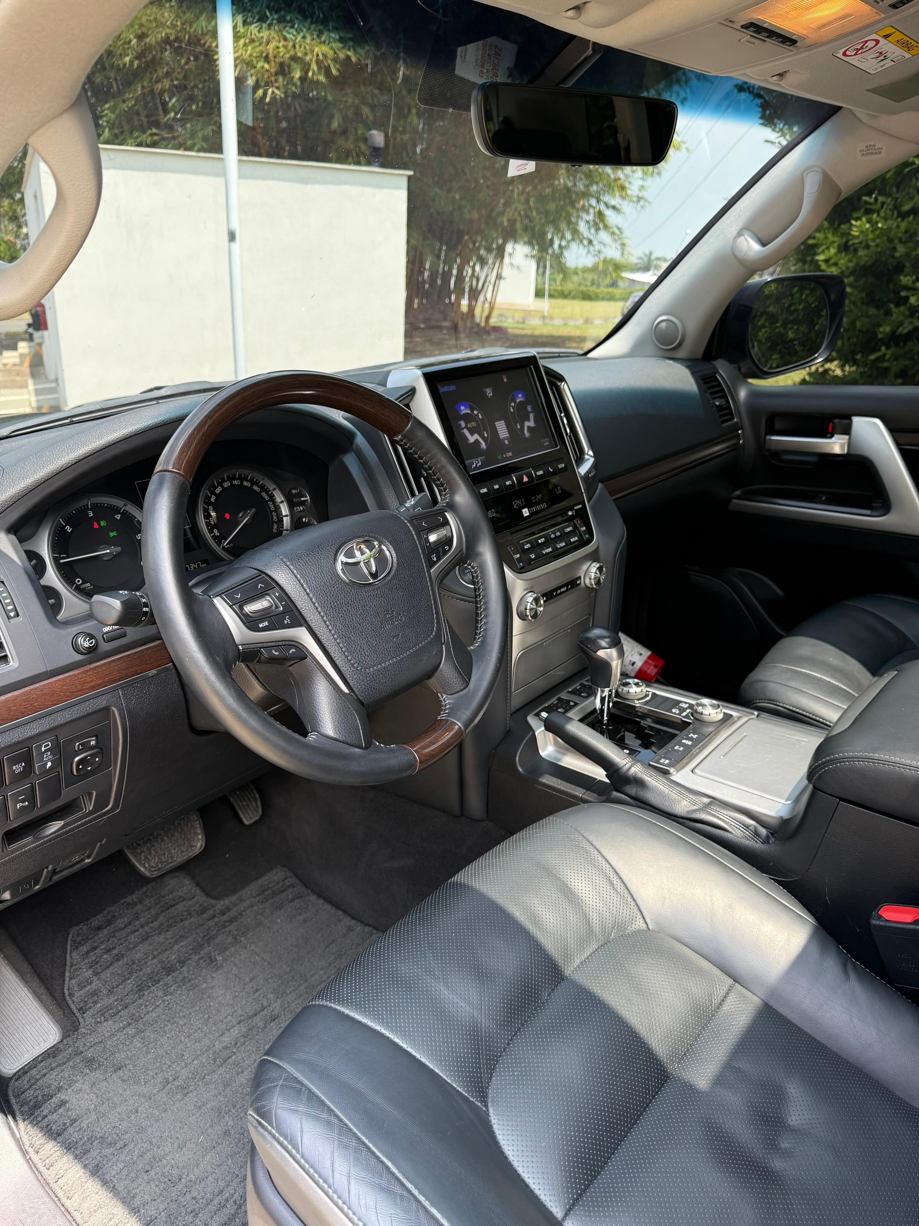 TOYOTA LC200 VX IMPERIAL DIÉSEL