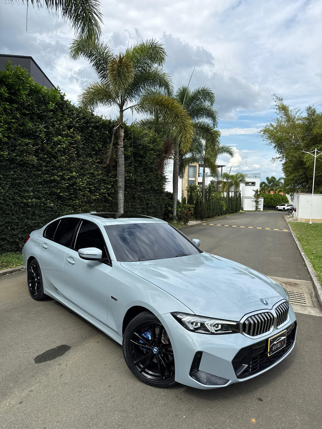 BMW 330E IPERFORMANCE EDICIÓN M HÍBRIDO🔋