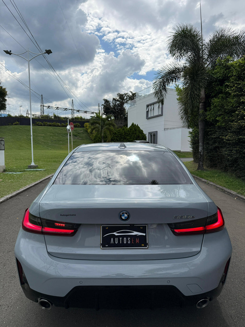 BMW 330E IPERFORMANCE EDICIÓN M HÍBRIDO🔋
