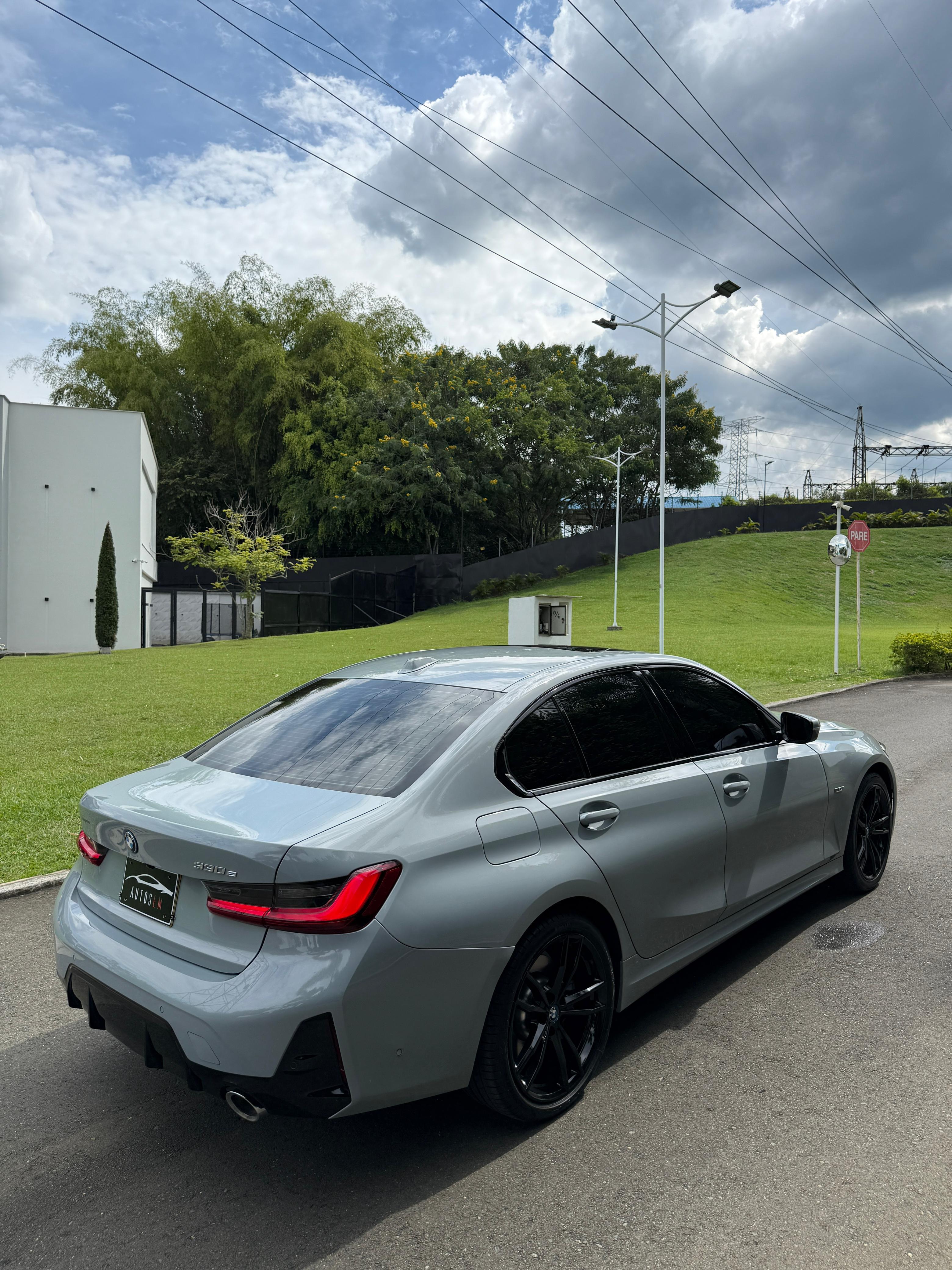 BMW 330E IPERFORMANCE EDICIÓN M HÍBRIDO🔋