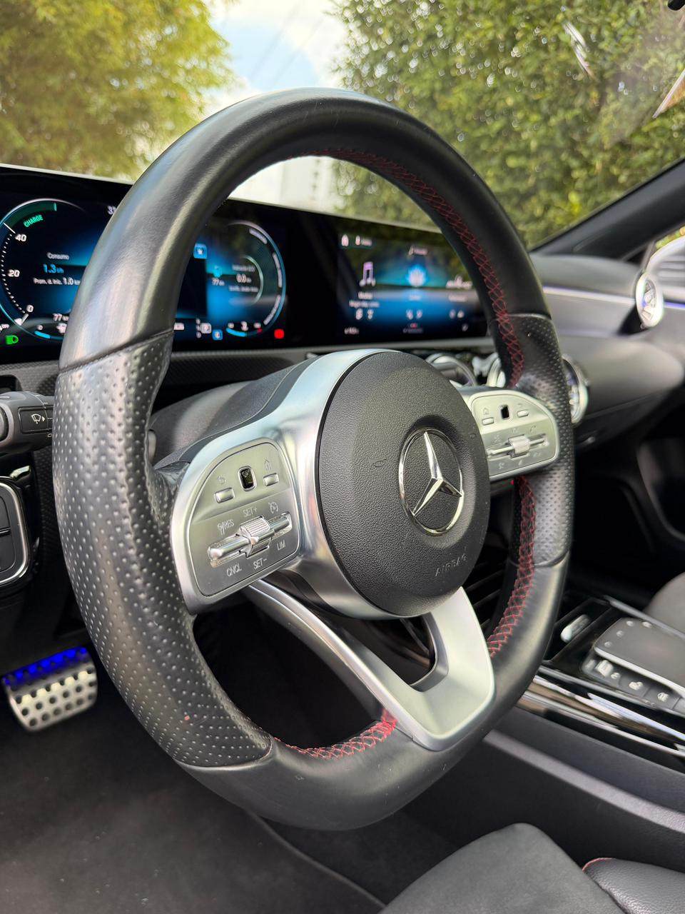 MERCEDES BENZ A35 AMG